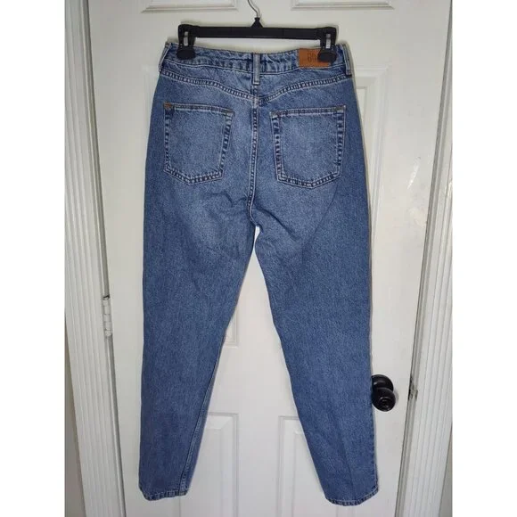 BDG / Urban Outfitters Pintuck Tapered Mom Jeans Medium Wash Size 27 - Picture 3 of 7